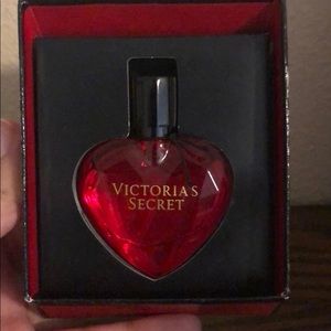 RARE VS Special Edition Very Sexy Eau de Parfum!